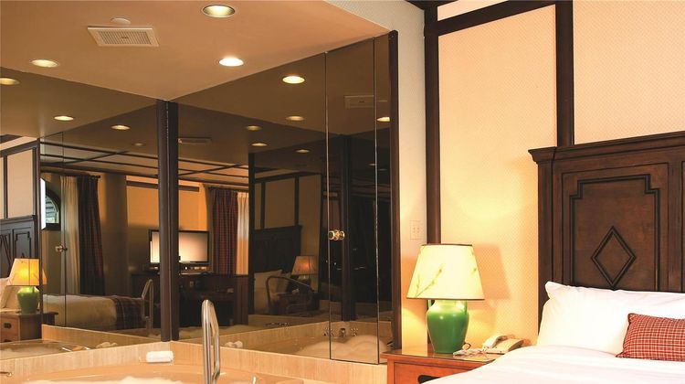 The Fairmont Le Chateau Montebello Suite