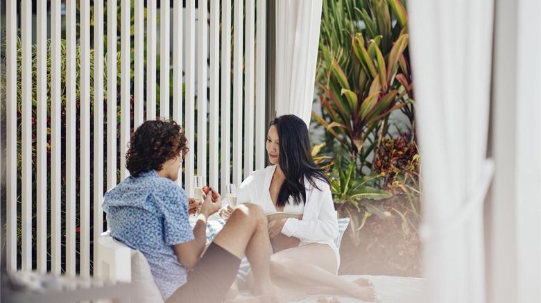<b>The Fairmont Kea Lani Maui Pool</b>. Images powered by <a href="https://iceportal.shijigroup.com/" title="IcePortal" target="_blank">IcePortal</a>.