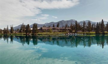Fairmont Jasper Park Lodge