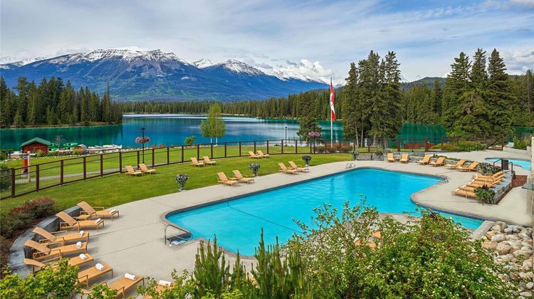 Fairmont Jasper Park Lodge Pool