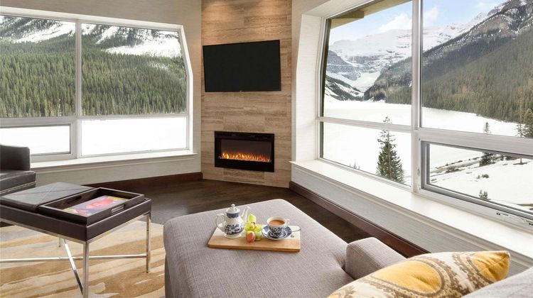Fairmont Chateau Lake Louise Suite