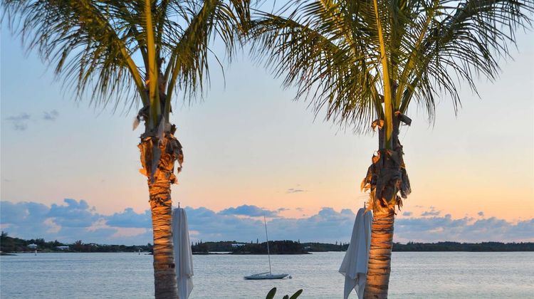 The Hamilton Princess & Beach Club Pool