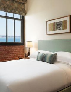 Fairmont Heritage Place, Ghirardelli Sq