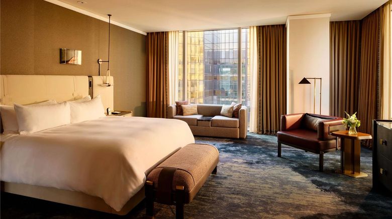 <b>Fairmont Pittsburgh Suite</b>. Images powered by <a href="https://iceportal.shijigroup.com/" title="IcePortal" target="_blank">IcePortal</a>.