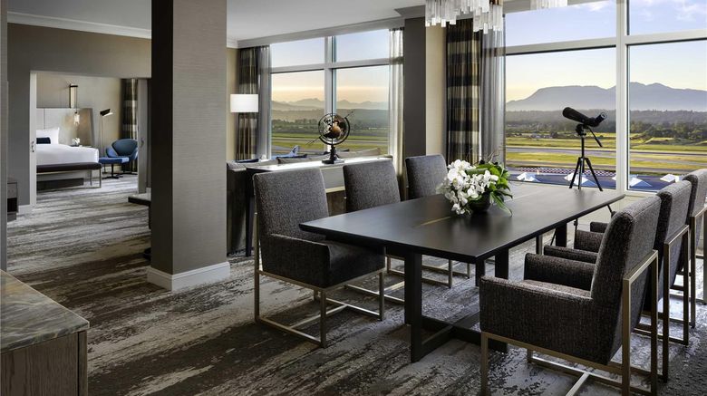 <b>Fairmont Vancouver Airport Suite</b>. Images powered by <a href="https://iceportal.shijigroup.com/" title="IcePortal" target="_blank">IcePortal</a>.