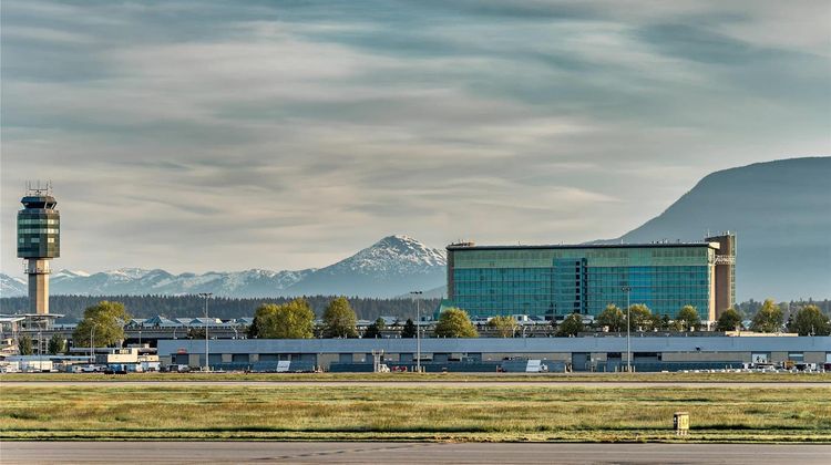Fairmont Vancouver Airport Exterior