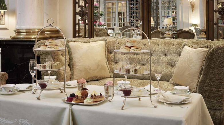 <b>The Savoy, A Fairmont Hotel Restaurant</b>. Images powered by <a href="https://iceportal.shijigroup.com/" title="IcePortal" target="_blank">IcePortal</a>.