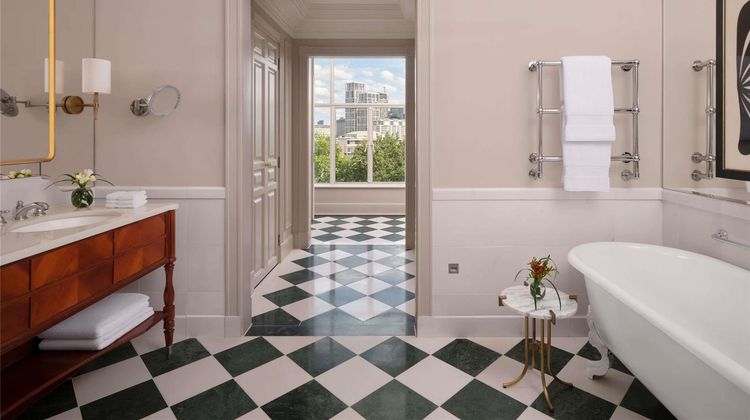 The Savoy, A Fairmont Hotel Suite
