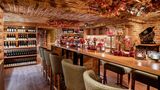 <b>Fairmont Hotel Vier Jahreszeiten Restaurant</b>. Images powered by <a href="https://iceportal.shijigroup.com/" title="IcePortal" target="_blank">IcePortal</a>.