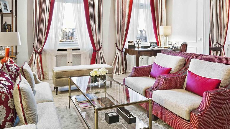 <b>Fairmont Hotel Vier Jahreszeiten Suite</b>. Images powered by <a href="https://iceportal.shijigroup.com/" title="IcePortal" target="_blank">IcePortal</a>.