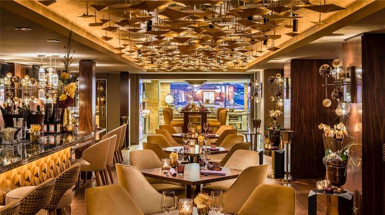 Fairmont Hotel Vier Jahreszeiten Restaurant