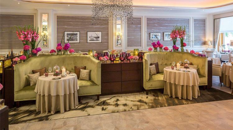 Fairmont Hotel Vier Jahreszeiten Restaurant