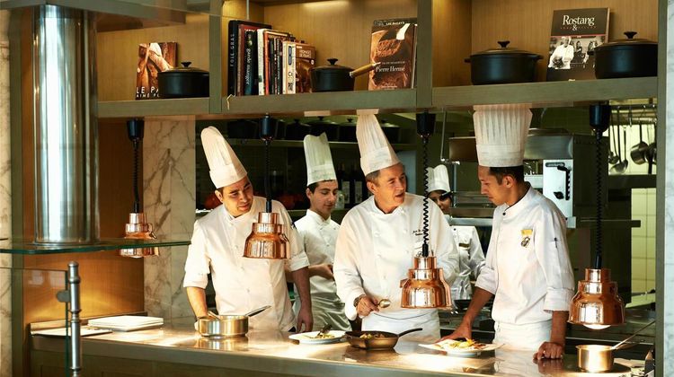 Fairmont Baku, Flame Towers Restaurant
