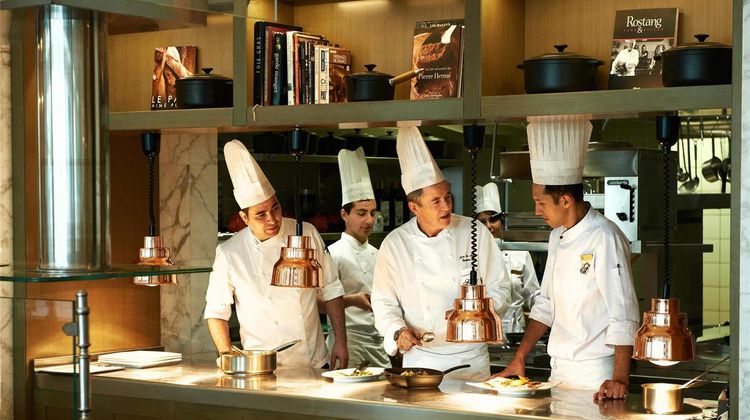 Fairmont Baku, Flame Towers Restaurant