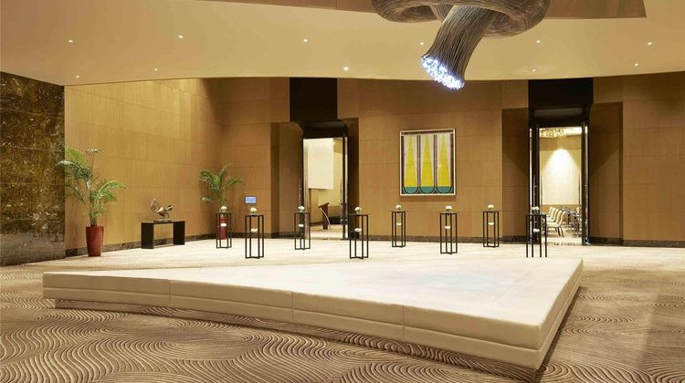 Fairmont Baku, Flame Towers Meeting