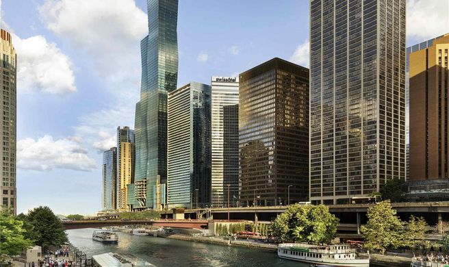 Swissotel Chicago Exterior