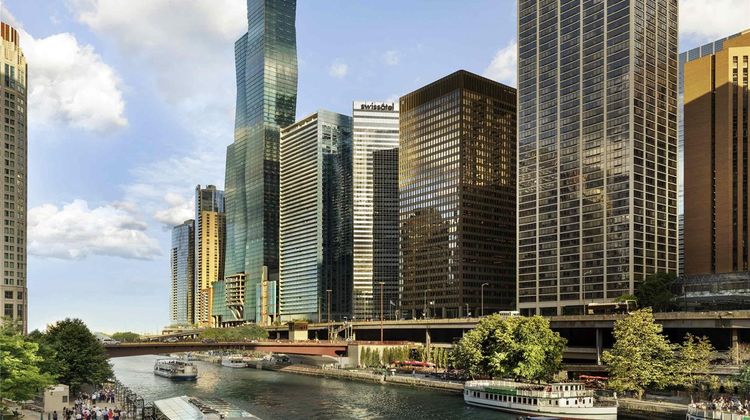 Swissotel Chicago Exterior