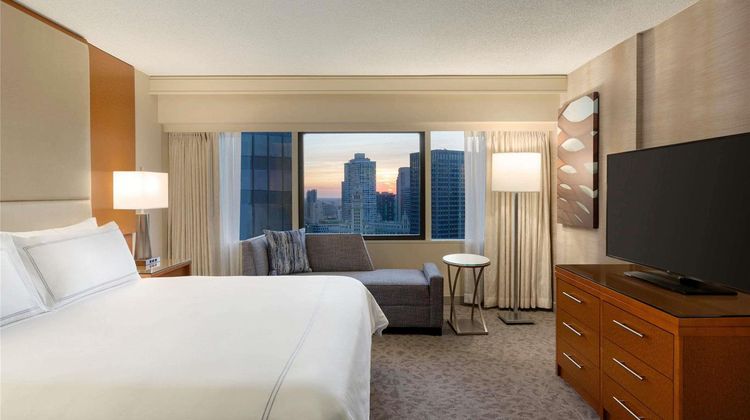 Swissotel Chicago Exterior