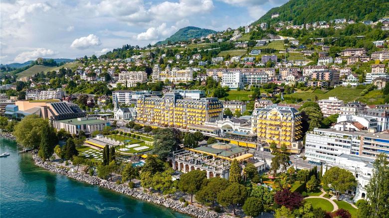 Fairmont Le Montreux Palace Exterior. Images powered by <a href="https://iceportal.shijigroup.com" target="_blank" rel="noopener">Ice Portal</a>.