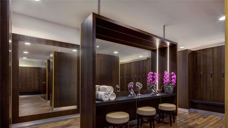 <b>Fairmont Le Montreux Palace Health</b>. Images powered by <a href="https://iceportal.shijigroup.com/" title="IcePortal" target="_blank">IcePortal</a>.