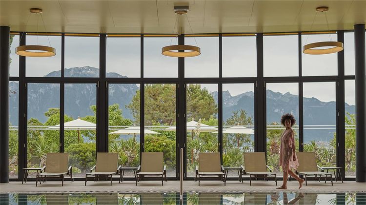 Fairmont Le Montreux Palace Pool