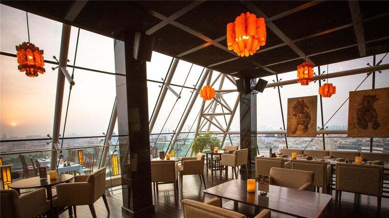 <b>Raffles Dubai Restaurant</b>. Images powered by <a href="https://iceportal.shijigroup.com/" title="IcePortal" target="_blank">IcePortal</a>.