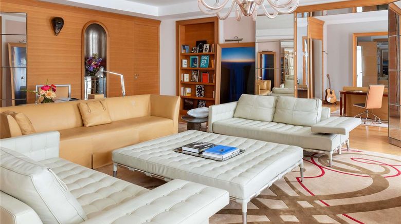 <b>Le Royal Monceau-Raffles Paris Room</b>. Images powered by <a href="https://iceportal.shijigroup.com/" title="IcePortal" target="_blank">IcePortal</a>.