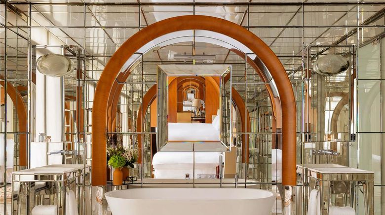 <b>Le Royal Monceau-Raffles Paris Room</b>. Images powered by <a href="https://iceportal.shijigroup.com/" title="IcePortal" target="_blank">IcePortal</a>.