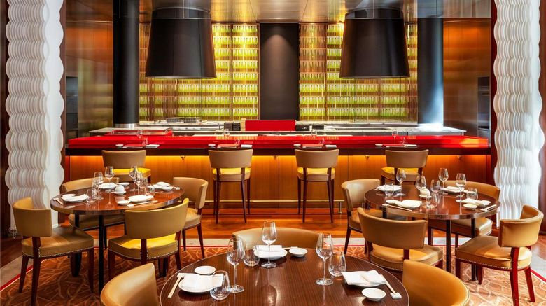 <b>Le Royal Monceau-Raffles Paris Restaurant</b>. Images powered by <a href="https://iceportal.shijigroup.com/" title="IcePortal" target="_blank">IcePortal</a>.