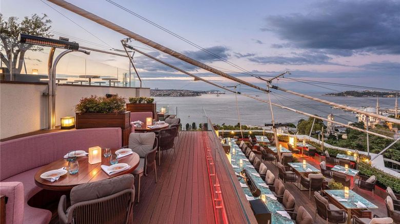 <b>Swissotel The Bosphorus, Istanbul Restaurant</b>. Images powered by <a href="https://iceportal.shijigroup.com/" title="IcePortal" target="_blank">IcePortal</a>.