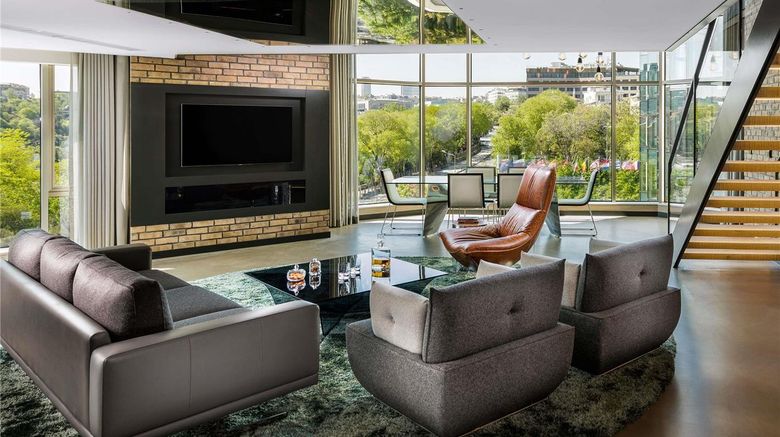 <b>Swissotel The Bosphorus, Istanbul Suite</b>. Images powered by <a href="https://iceportal.shijigroup.com/" title="IcePortal" target="_blank">IcePortal</a>.