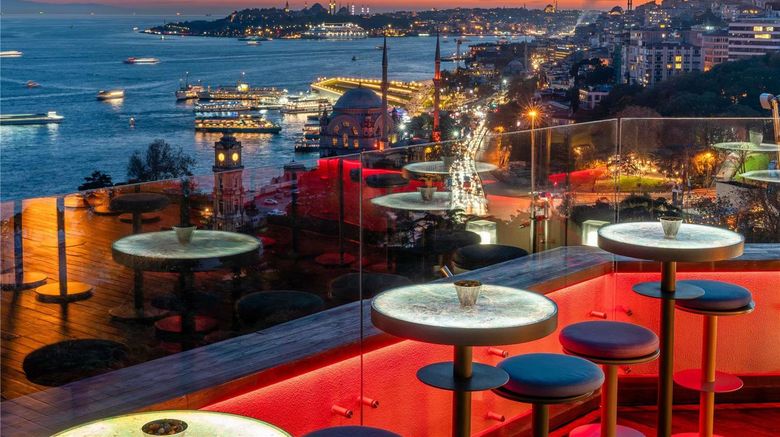 <b>Swissotel The Bosphorus, Istanbul Restaurant</b>. Images powered by <a href="https://iceportal.shijigroup.com/" title="IcePortal" target="_blank">IcePortal</a>.