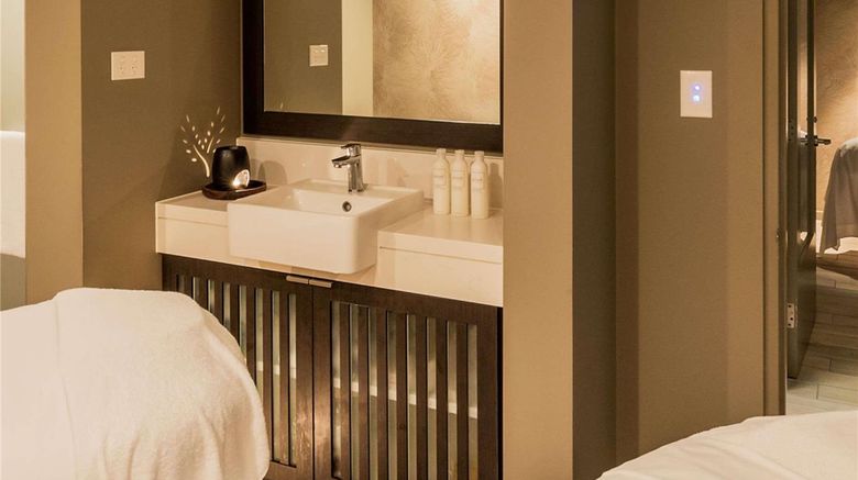 <b>Swissotel Sydney Spa</b>. Images powered by <a href="https://iceportal.shijigroup.com/" title="IcePortal" target="_blank">IcePortal</a>.