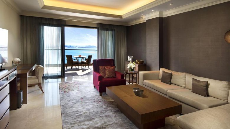 <b>Fairmont The Palm Suite</b>. Images powered by <a href="https://iceportal.shijigroup.com/" title="IcePortal" target="_blank">IcePortal</a>.