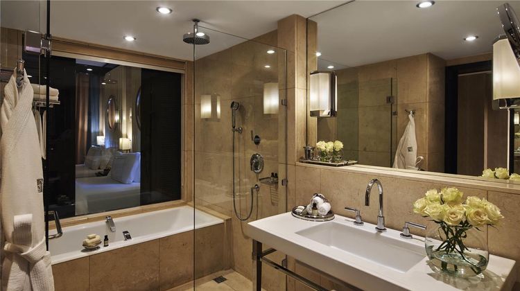 Fairmont Nile City Hotel, Cairo Room