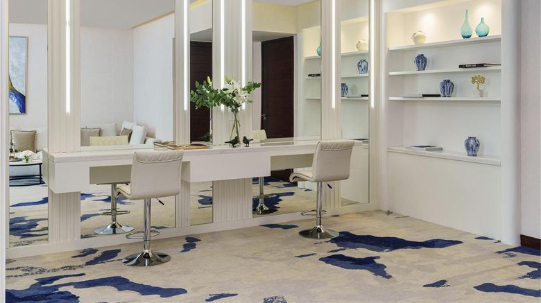<b>Fairmont Bab Al Bahr Room</b>. Images powered by <a href="https://iceportal.shijigroup.com/" title="IcePortal" target="_blank">IcePortal</a>.