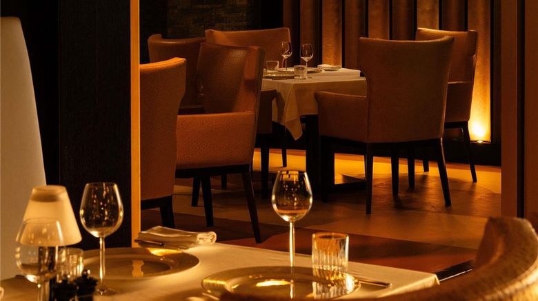 <b>Fairmont Bab Al Bahr Restaurant</b>. Images powered by <a href="https://iceportal.shijigroup.com/" title="IcePortal" target="_blank">IcePortal</a>.