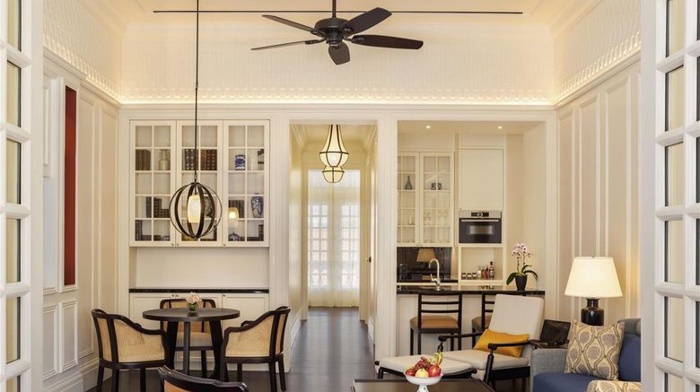 <b>Raffles Hotel Singapore Room</b>. Images powered by <a href="https://iceportal.shijigroup.com/" title="IcePortal" target="_blank">IcePortal</a>.