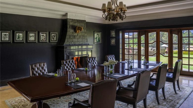 <b>Fairmont Mount Kenya Safari Club Meeting</b>. Images powered by <a href="https://iceportal.shijigroup.com/" title="IcePortal" target="_blank">IcePortal</a>.