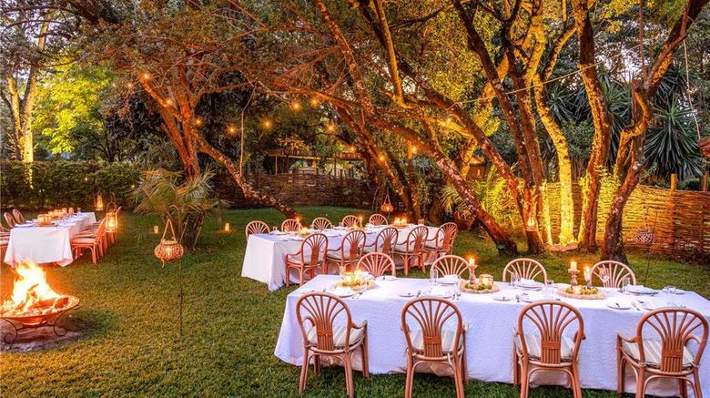 <b>Fairmont Mara Safari Club Restaurant</b>. Images powered by <a href="https://iceportal.shijigroup.com/" title="IcePortal" target="_blank">IcePortal</a>.