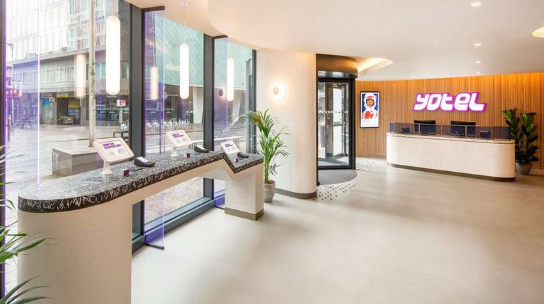 <b>YOTEL Glasgow Lobby</b>. Images powered by <a href="https://iceportal.shijigroup.com/" title="IcePortal" target="_blank">IcePortal</a>.