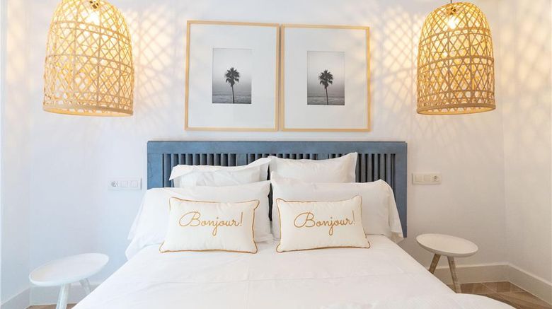 <b>Duna Hotel Boutique Room</b>. Images powered by <a href="https://iceportal.shijigroup.com/" title="IcePortal" target="_blank">IcePortal</a>.
