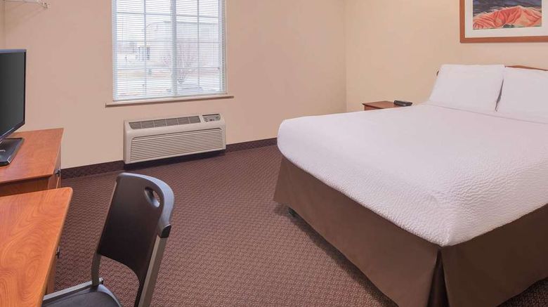 <b>WoodSpring Suites Springdale Room</b>. Images powered by <a href="https://iceportal.shijigroup.com/" title="IcePortal" target="_blank">IcePortal</a>.