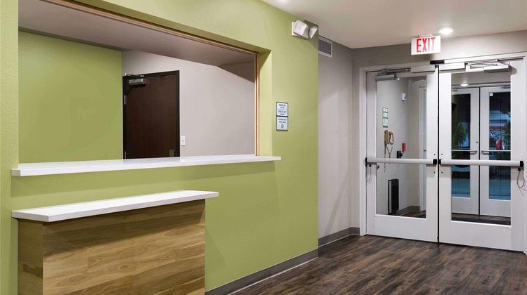 WoodSpring Suites Springdale Lobby
