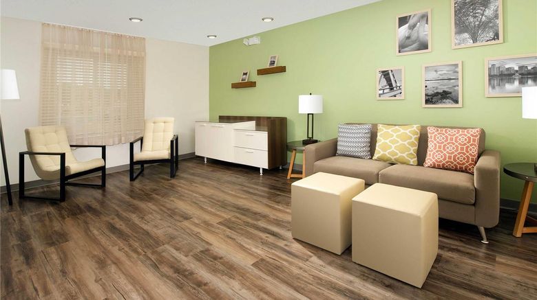 <b>WoodSpring Suites Springdale Lobby</b>. Images powered by <a href="https://iceportal.shijigroup.com/" title="IcePortal" target="_blank">IcePortal</a>.