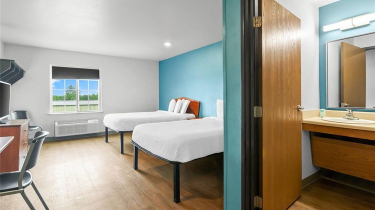 WoodSpring Suites Springdale Suite