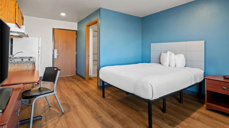 WoodSpring Suites Bentonville Suite