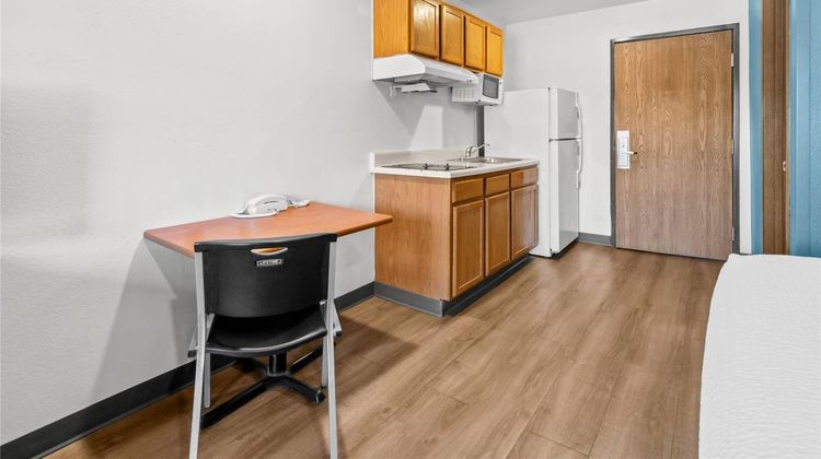 WoodSpring Suites Fayetteville I-49 Suite