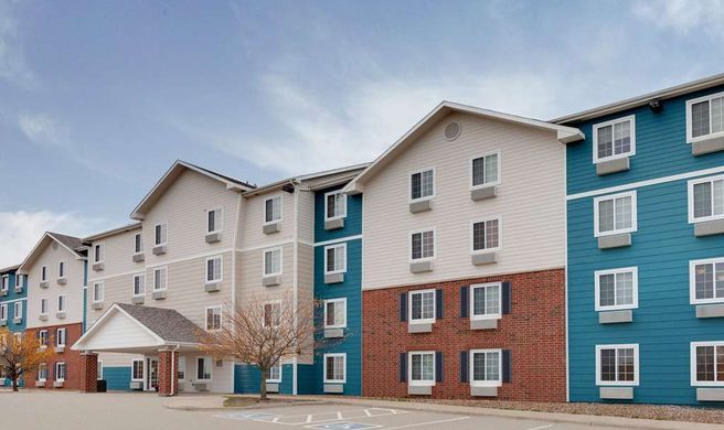 WoodSpring Suites Ankeny Exterior