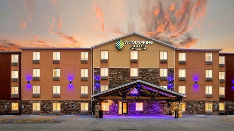 WoodSpring Suites Davenport Exterior